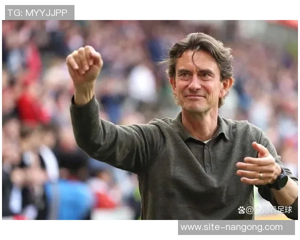 库杜斯赞扬特尔的坚持精神并强调进球对前锋自信心的重要性