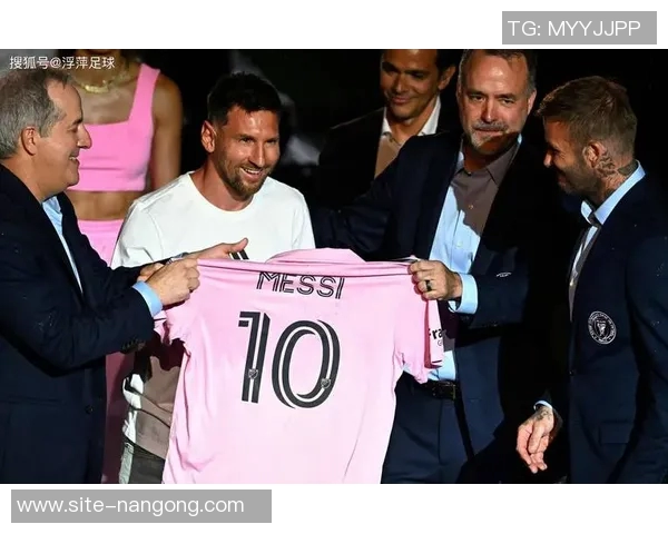 梅西续约迈阿密至2028巴萨U40时代落幕布斯克茨阿尔巴退役在即