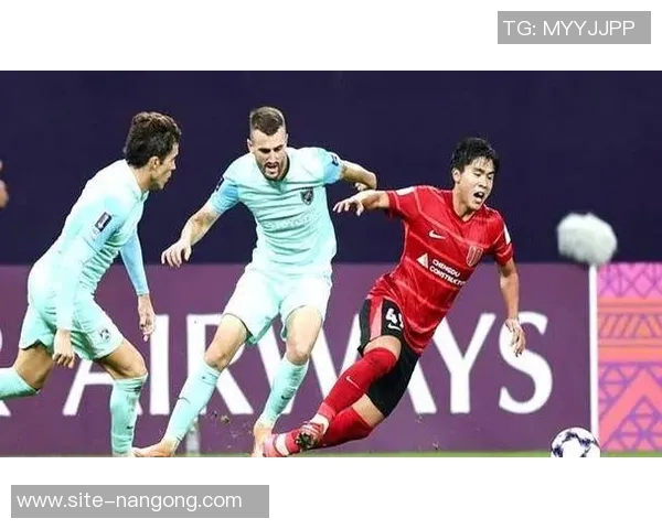 神户队长谈比赛策略：坚守防线静待反击成功遏制申花下半场攻势