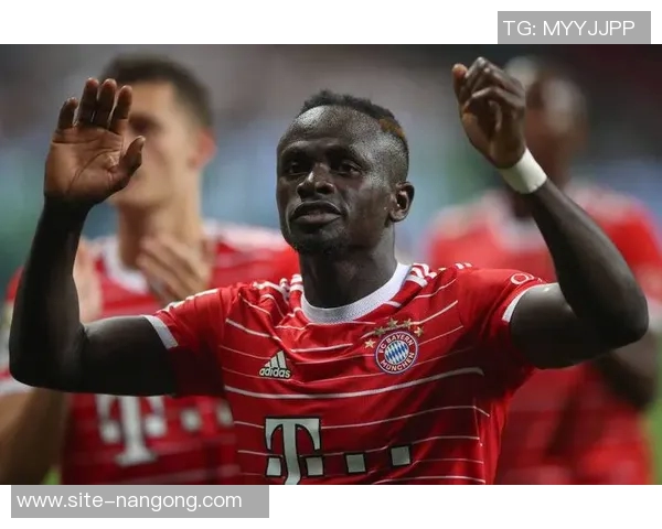 外线火力全开8号秀杰明半场三分命中率高达67贡献12分正负值9